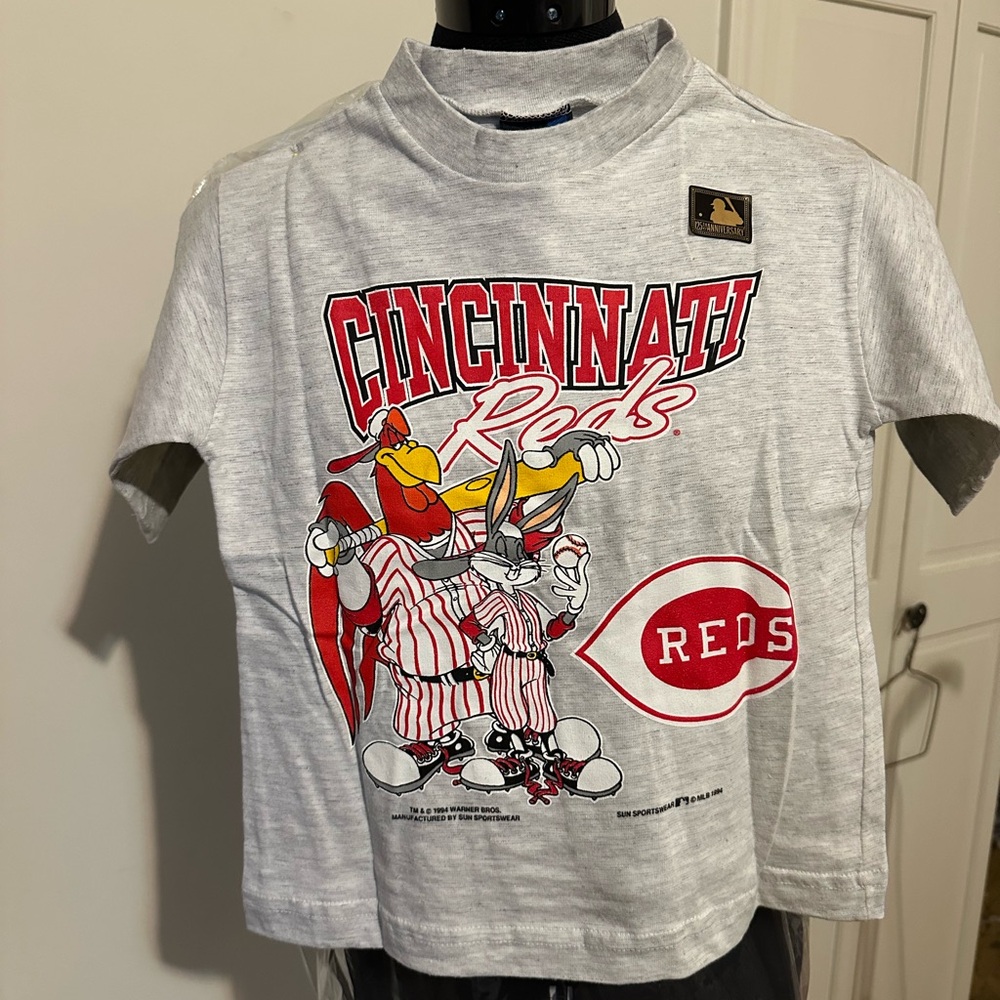 Vintage 1994 Cincinnati Reds Looney Tunes Baseball Tshirt Kids size Large